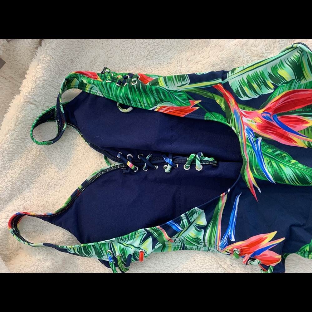 Swimsuit - Picture 7 of 7